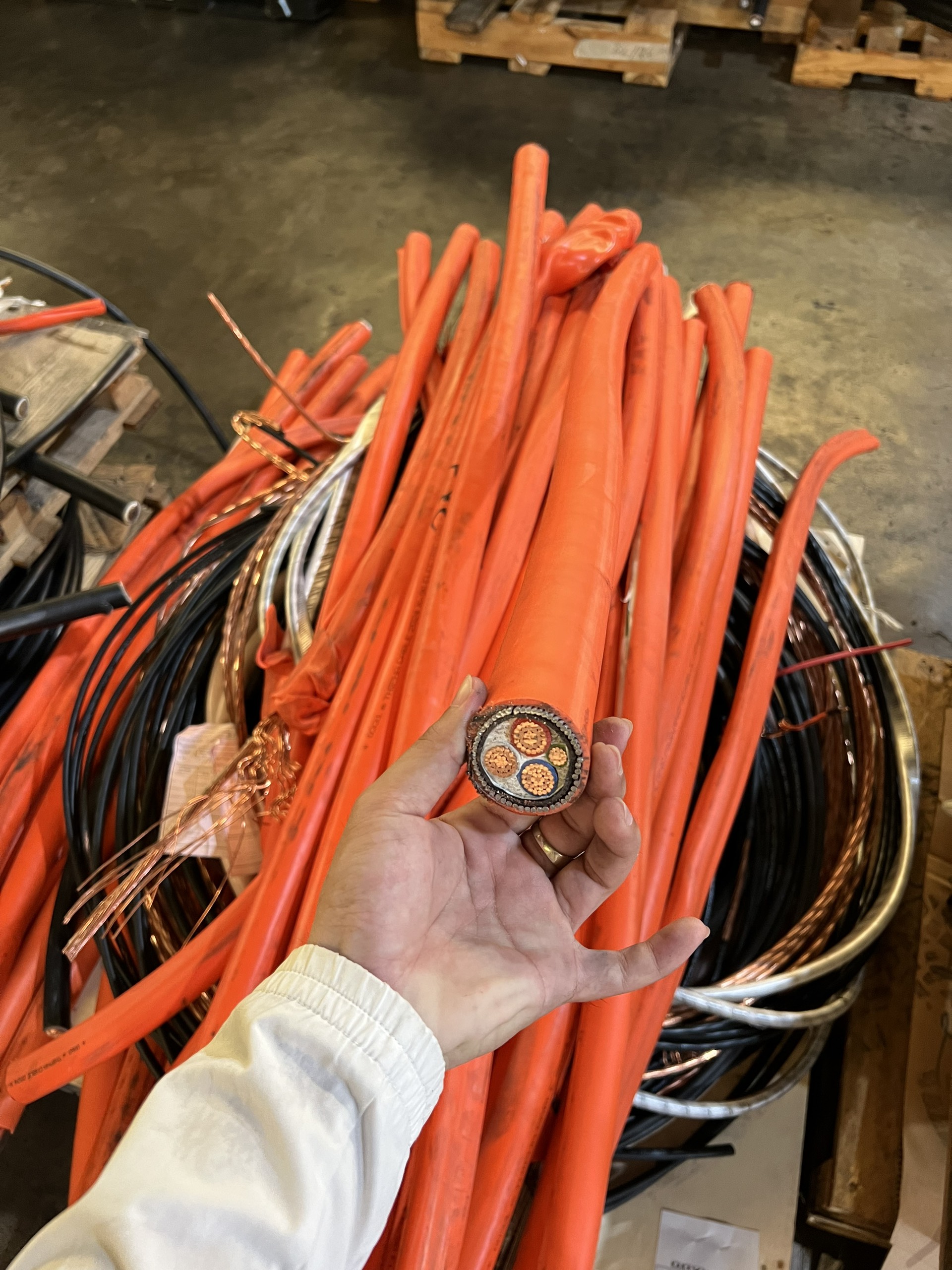 Thu Mua Phế Liệu Đồng Giá Cao - Phế Liệu Nhật Minh Uy Tín, Chuyên Nghiệp 29 Hình Ảnh 22: Thu Mua Phế Liệu Đồng Tại Phế Liệu Nhật Minh