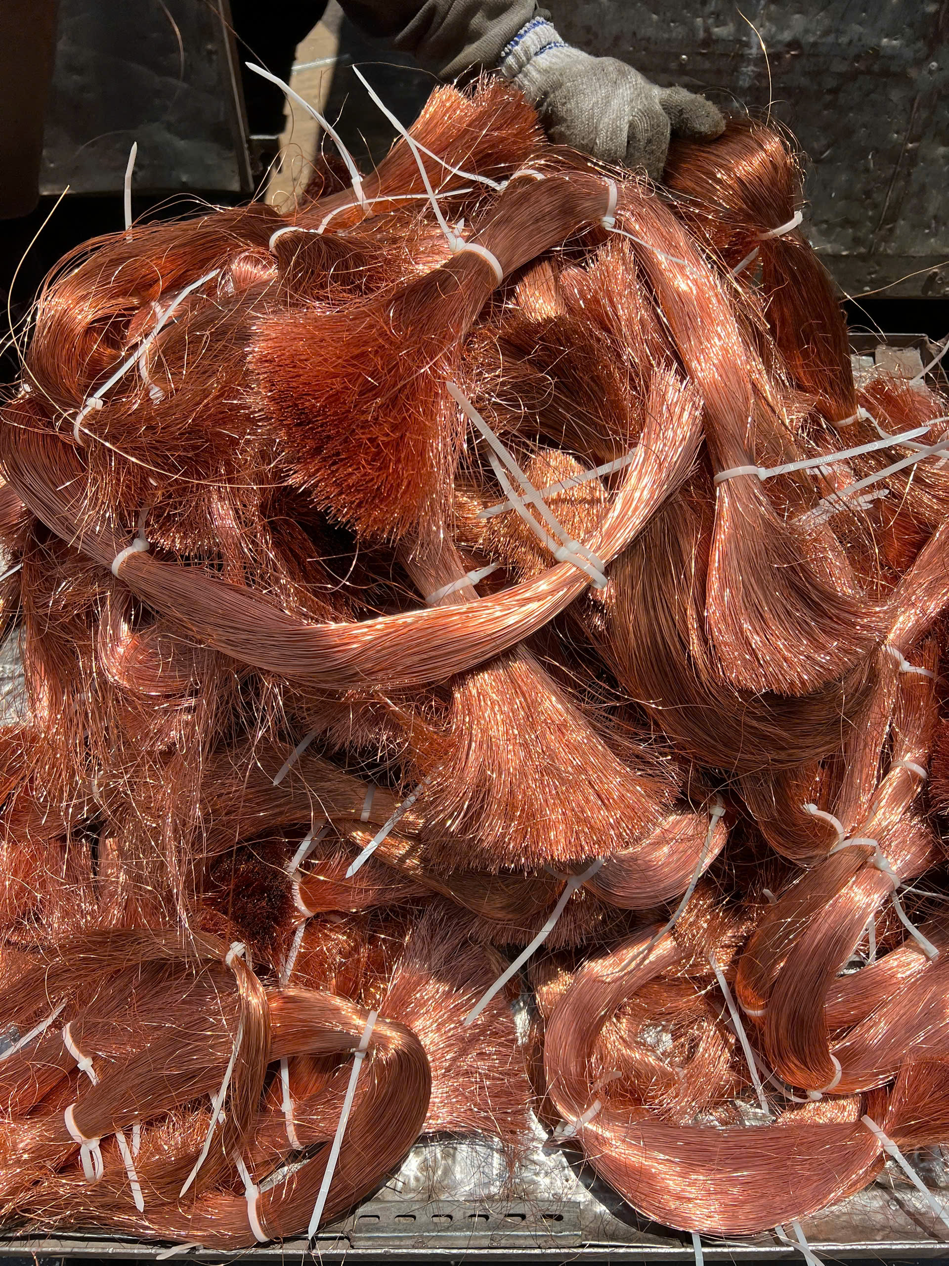 Hướng Dẫn Cách Nhận Biết Đồng Đỏ Và Đồng Vàng Phế Liệu Bằng Mắt Thường 2 Z7129791182328 Cadeaea9F1B3563Dbb9Fbc5Dfbd6C63A