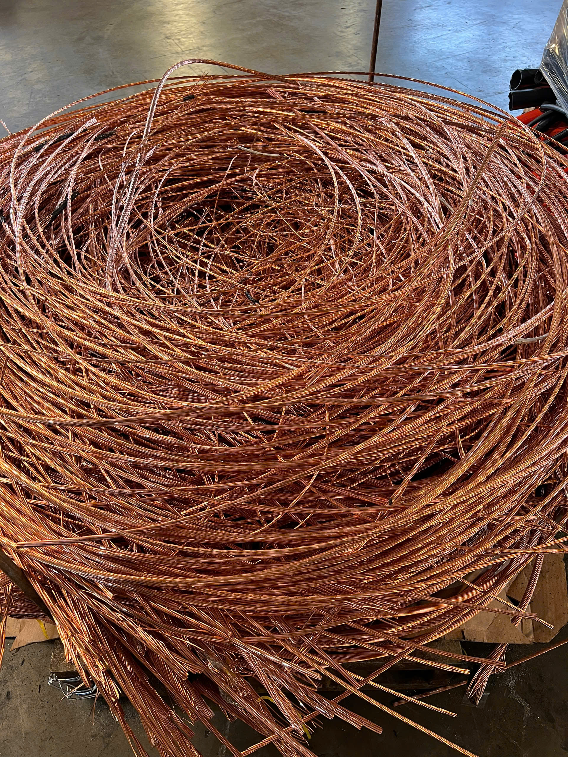 Bảng Giá Phế Liệu Đồng Hôm Nay: So Sánh Đồng Đỏ, Đồng Vàng Và Dây Điện Đồng 3 Z7129791283785 E9Bde53Ce112B0130524812D80088888