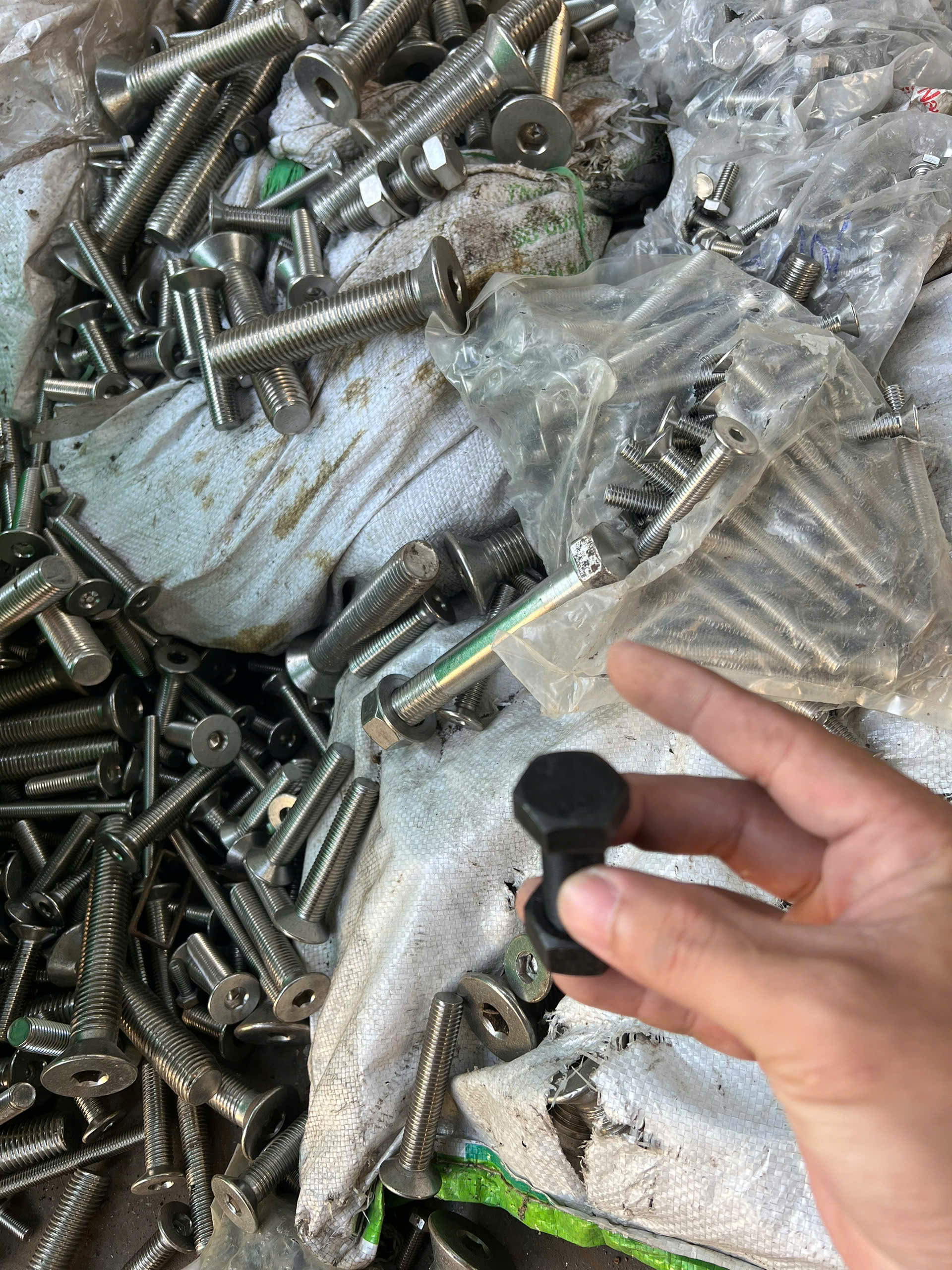 Phế Liệu Sắt Có Mấy Loại? Sai Lầm Khi Bán Gộp Khiến Bạn Mất Nửa Tiền 3 Z7129791386283 8D263B1C284C1F6A903Bbd9Cde27E246