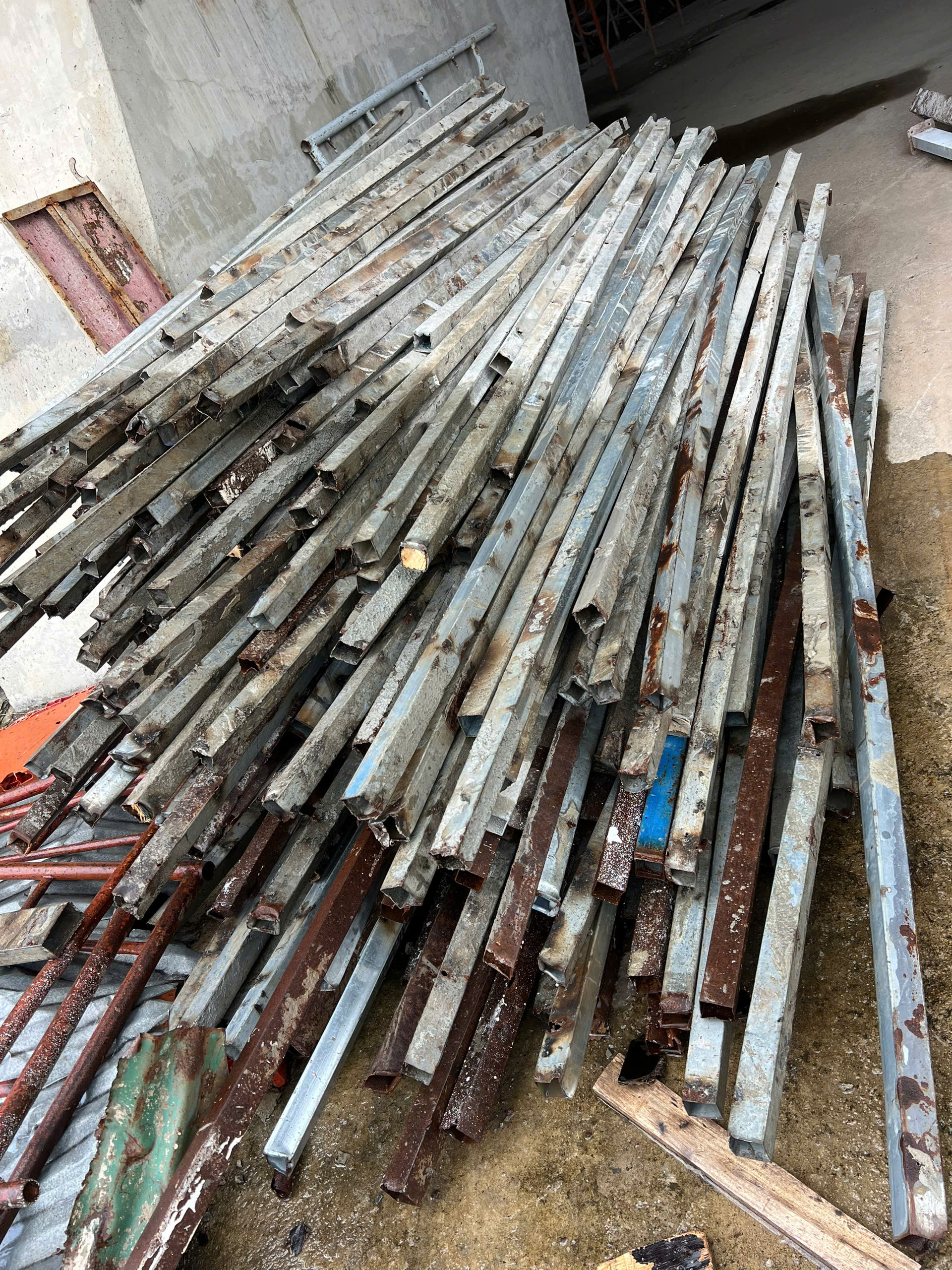 Thu Mua Phế Liệu Sắt Quận 12
