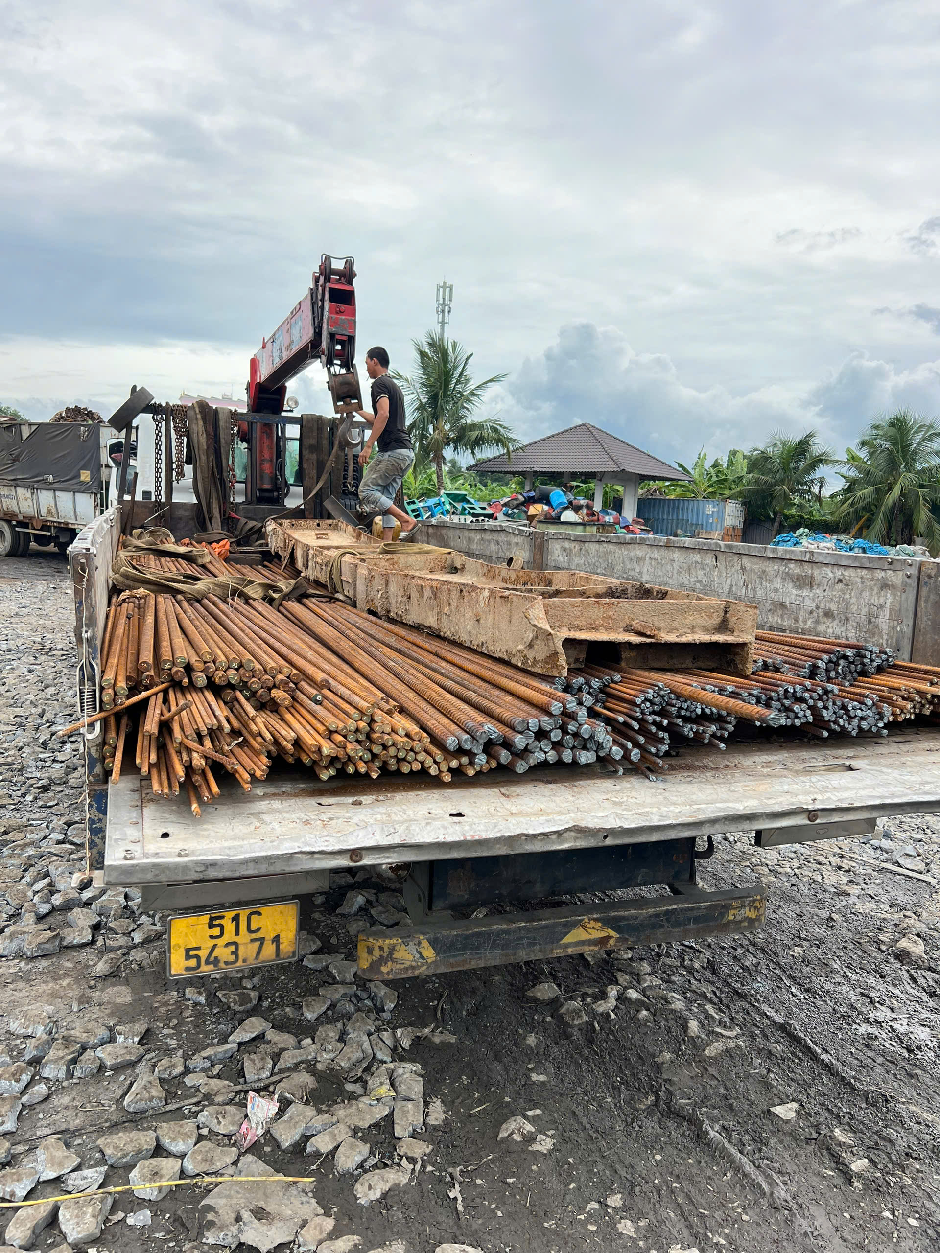 Phế Liệu Sắt Vụn: Làm Sao Để Bán Được Giá Tốt Nhất Mà Không Bị Ép Giá? 3 Z7129813857090 Df85Fbe83F017C98B896793A49A61280