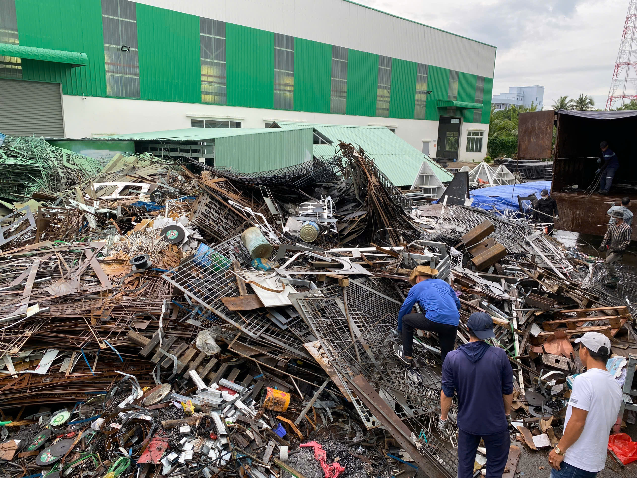 Phế Liệu Thép Và Sắt Vụn: Đừng Bán Nhầm Giá Trị 3 Thu Mua Phế Liệu Sắt Quận 1