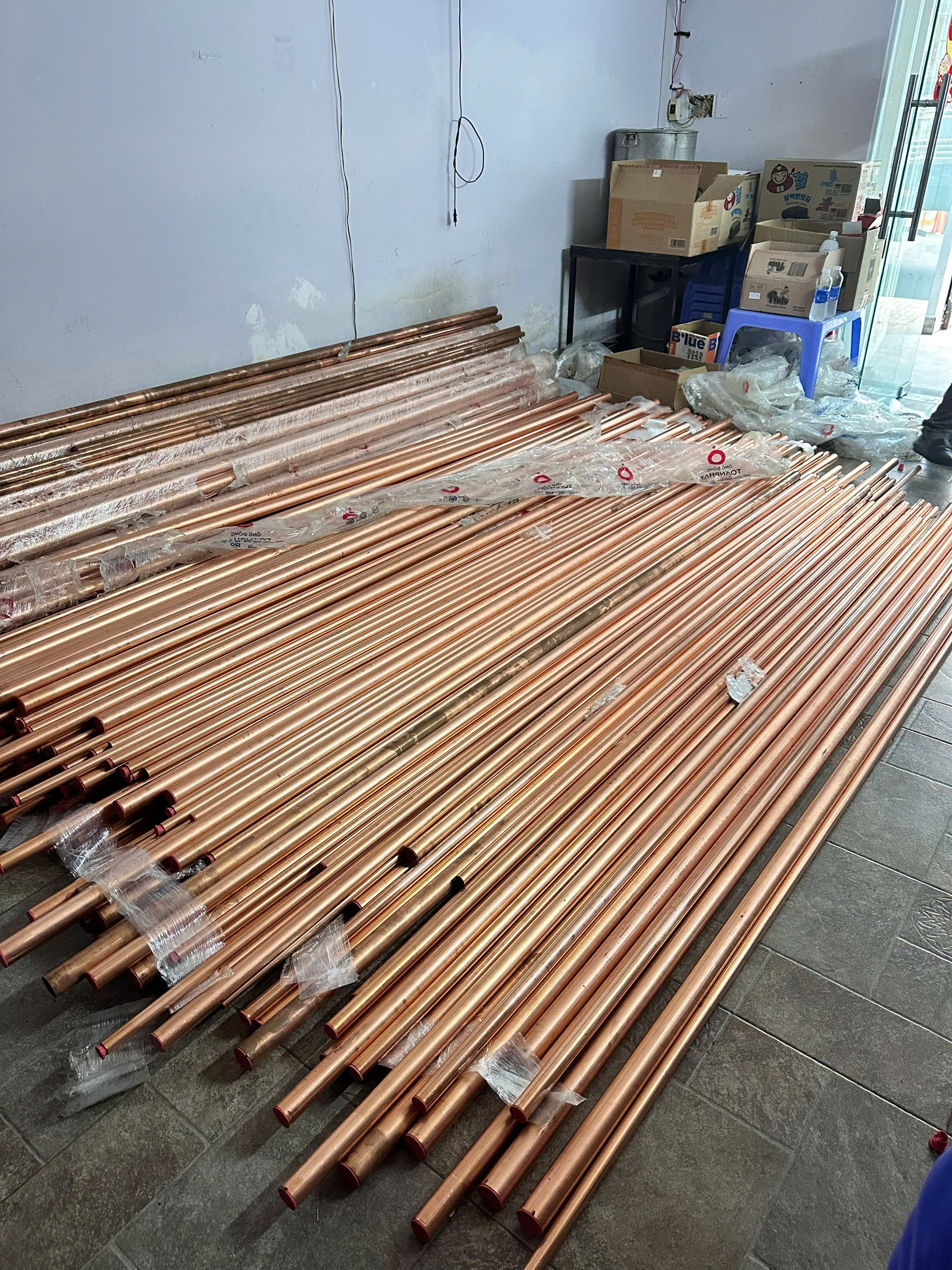 Hướng Dẫn Chi Tiết Cách Phân Biệt Đồng Đỏ Và Đồng Vàng Phế Liệu Chuẩn Xác Nhất 4 Z7250137707747 Eb03D5B8Ac724C1Ac56Bc513Ad1859Ac